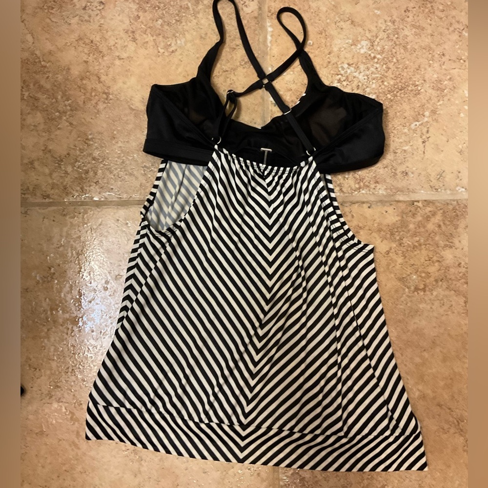 Black and White Striped Tankini Top - Picture 2 of 3